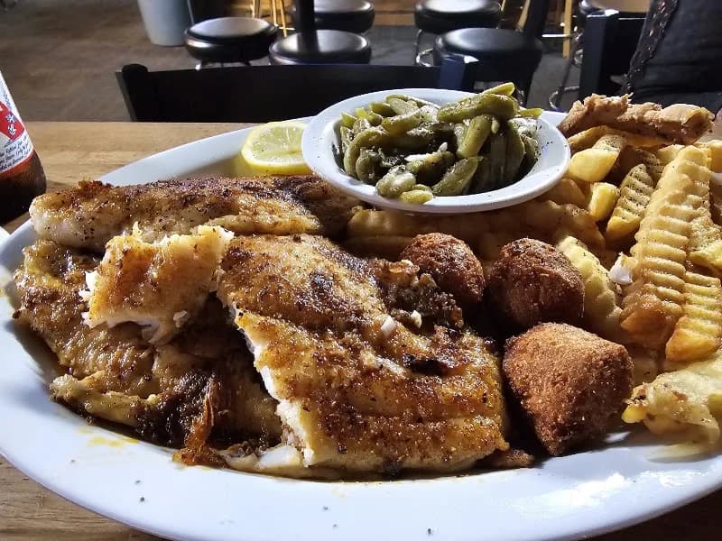 Dee Ford Bar and Grill